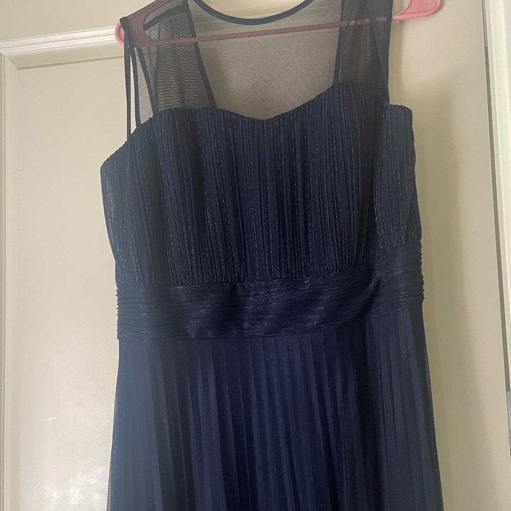 Evening Gown Navy size 16 never worn!!